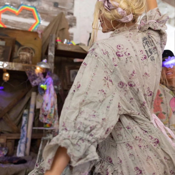 🪻NWT MAGNOLIA PEARL Ainsley Gown🪻 - Picture 3 of 16